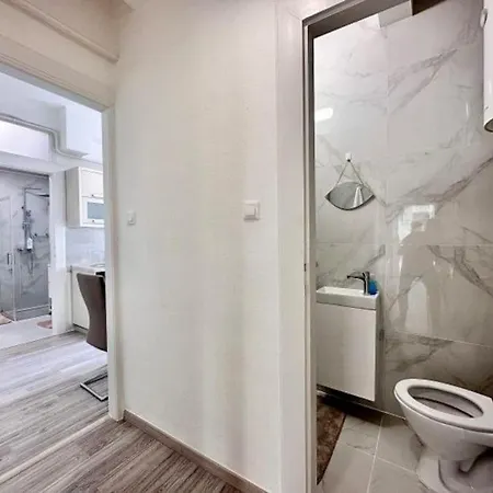 Synagogue 8ppl 2br 2bth بودابست