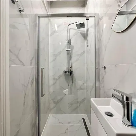 Synagogue 8ppl 2br 2bth * بودابست