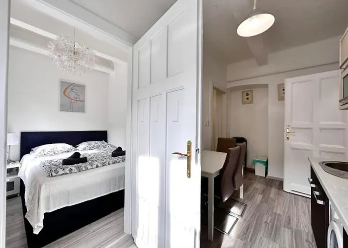 Synagogue 8ppl 2br 2bth Budapešť