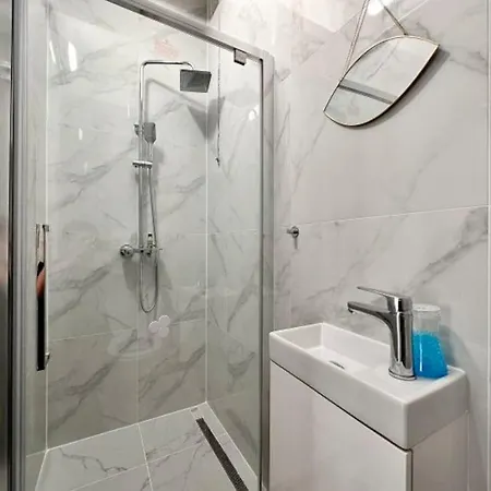 Appartement Synagogue 8ppl 2br 2bth *