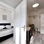 Synagogue 8ppl 2br 2bth Budapest