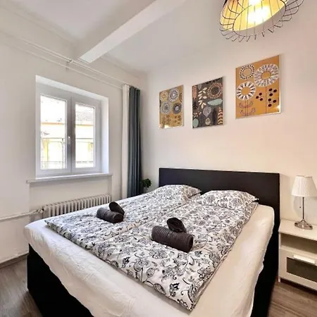 Synagogue 8ppl 2br 2bth Lejlighed